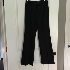 White House Black Market Lecacy 00R black pant